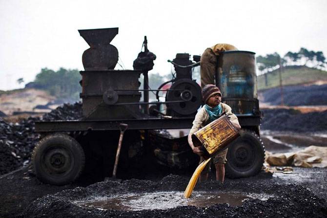 Детский труд на шахтах в Индии (25 фото)