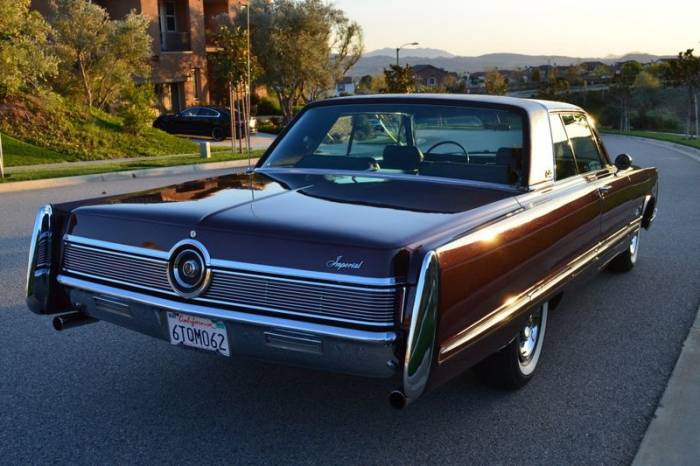 Редкий Imperial Crown Coupe 1967 года продают на аукционе (69 фото)