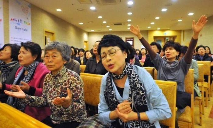Южная Корея не любит Леди Гагу (8 фото)