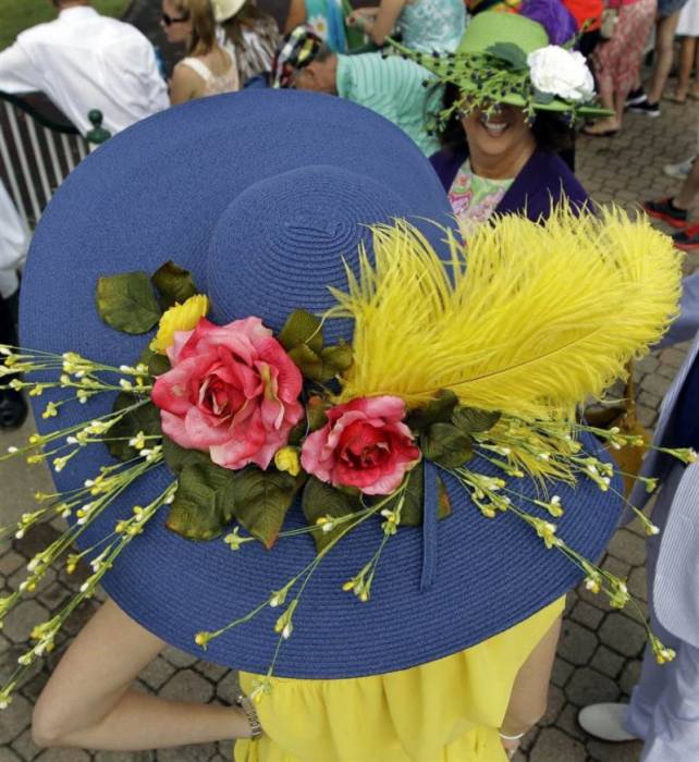 Удивительные шляпы на Кентукки-Дерби (26 фото)