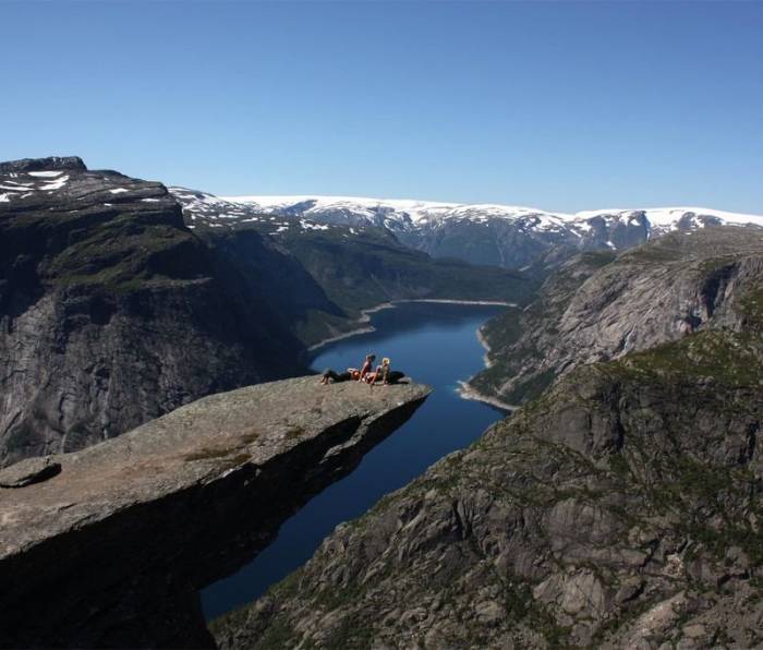 Язык Тролля (Trolltunga) - потрясающее место в Норвегии