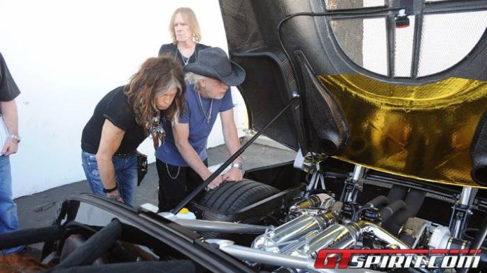 Вокалист Aerosmith купил суперкар мощностью 1244 л.с. (11 фото)