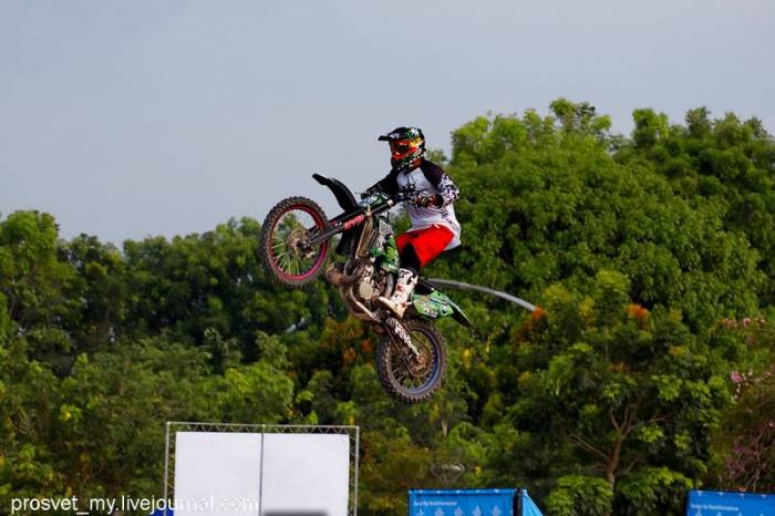   FMX   (19 )