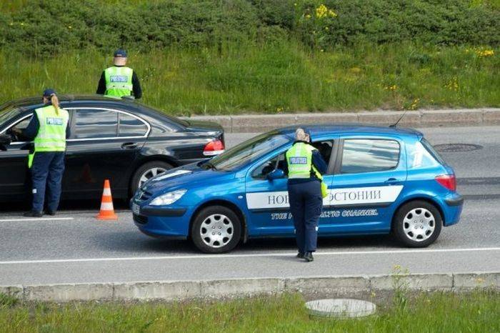 Полицейская акция в Таллине (12 фото)