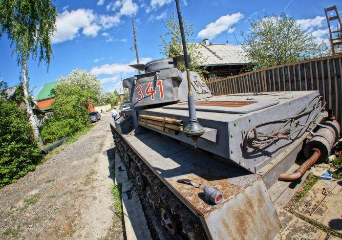 Самодельный танк от мастера на все руки из Екатеринбурга (9 фото)