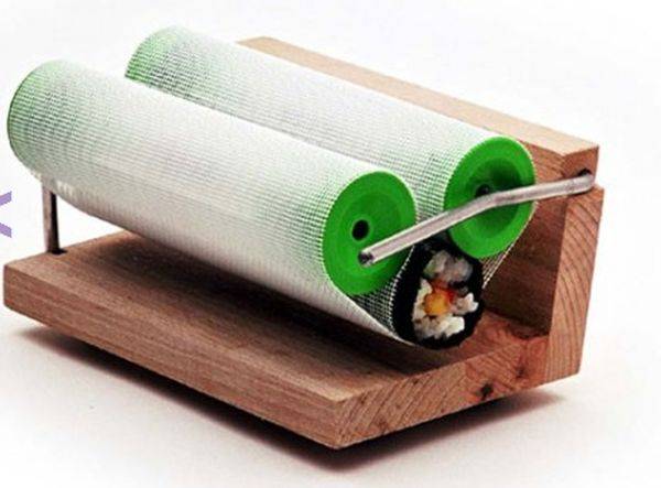 Классное приспособление для приготовления суши (8 фото)