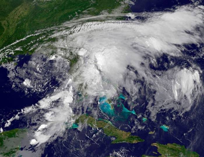Ураган Дебби бушует во Флориде (11 фото)