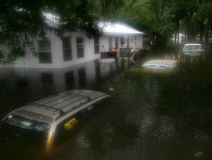 Ураган Дебби бушует во Флориде (11 фото)