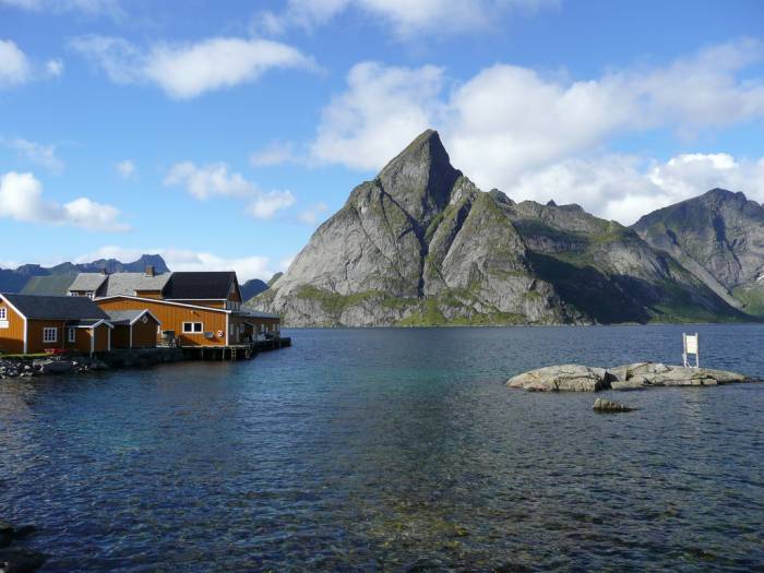 Лофотенские острова. Аномальный курорт заполярного круга в Норвегии (23 фото)