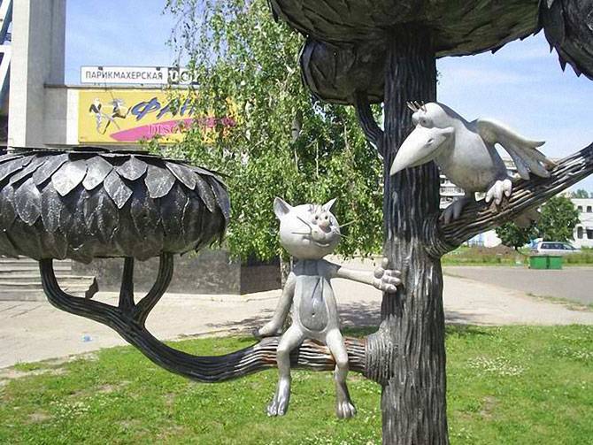 Скульптуры и памятники кошкам (35 фото)