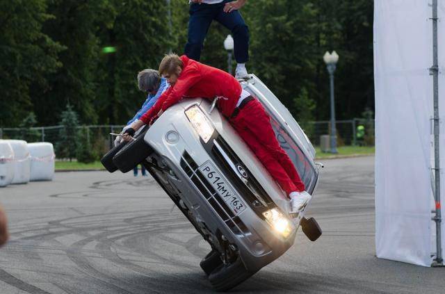 Фестиваль скорости в московских Лужниках (15 фото)