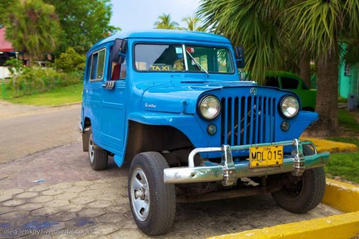 Автомобильные пристрастия кубинцев (29 фото)