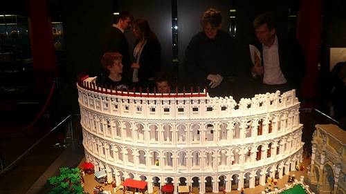 Первый в мире Колизей из LEGO (13 фото)