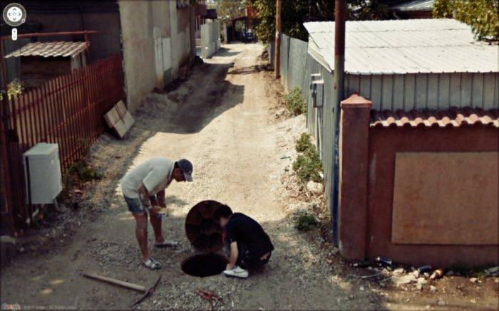Забавные и странные снимки из сервиса Google Street View (47 фото)