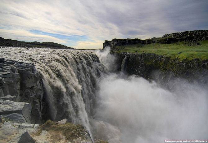 Самый мощный водопад в Европе (15 фото)
