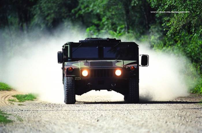 Легендарный внедорожник Humvee планируют выпускать для города (6 фото)