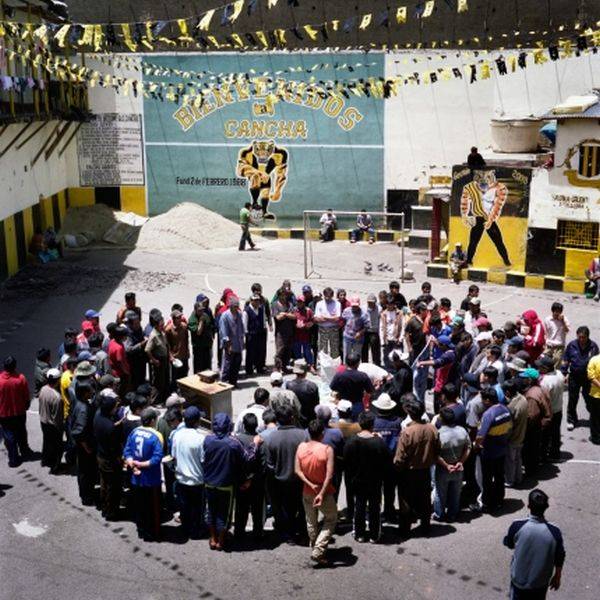 Тюрьма Сан-Педро в Боливии (14 фото)