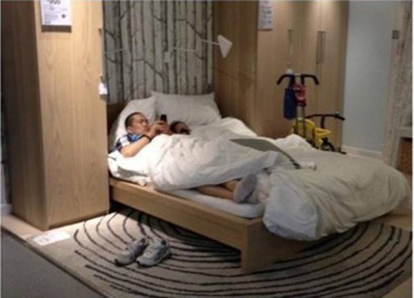 Как можно отдохнуть в китайских магазинах мебели (12 фото)