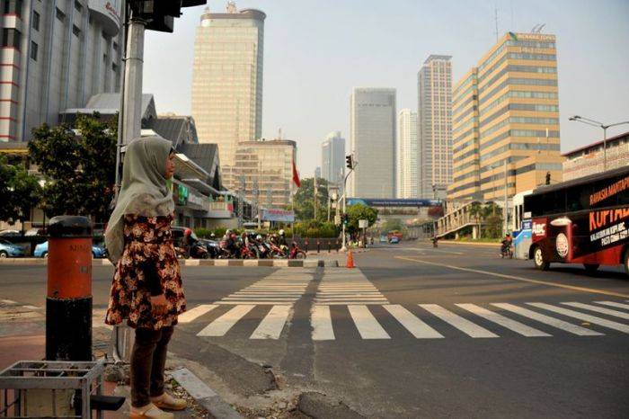 Как живут люди в трущобах Джакарты (69 фото)