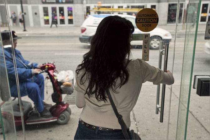 Девушка-инвалид из Онтарио (19 фото)