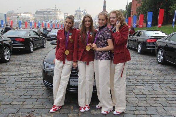 Российские олимпийцы 2012 получили по новому Audi (15 фото)