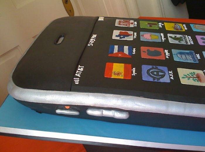 Свадебный торт в виде iPhone (9 фото)