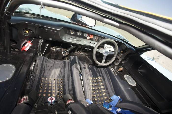 Рекорд стоимости на аукционе побил Ford GT40 (22 фото)