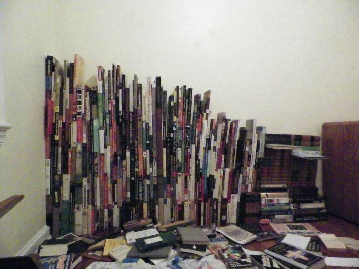 Если у вас нет книжного шкафа (10 фото)