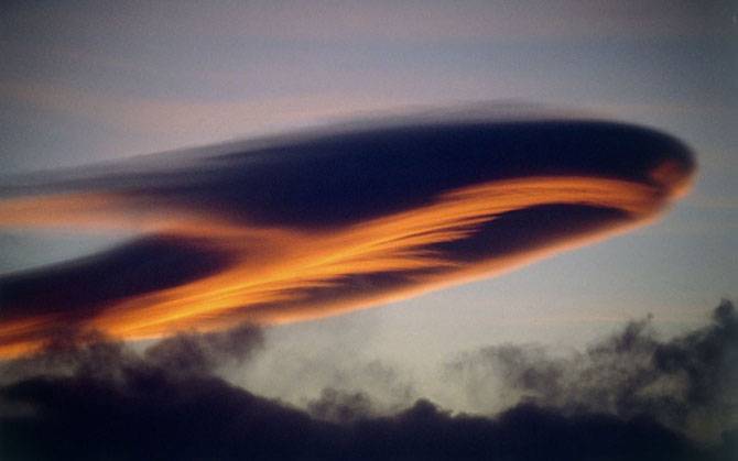 Облака необычной формы (22 фото)