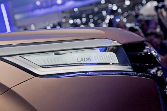 Концептом Lada XRAY вазовцы показали новое лицо марки (12 фото)