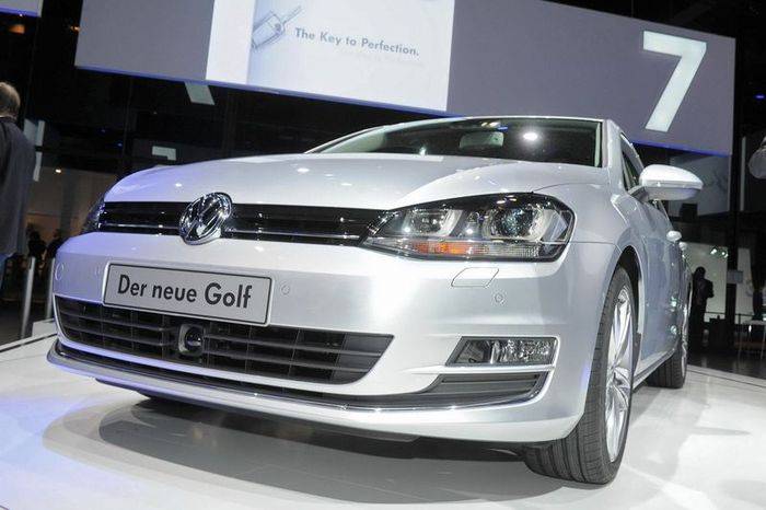 Компания Volkswagen представила новый Golf VII (79 фото)