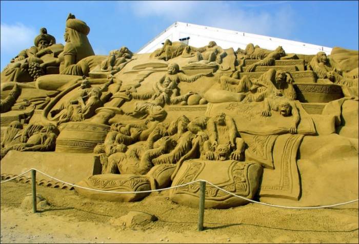 Удивительные произведения искусства из песка (33 фото)