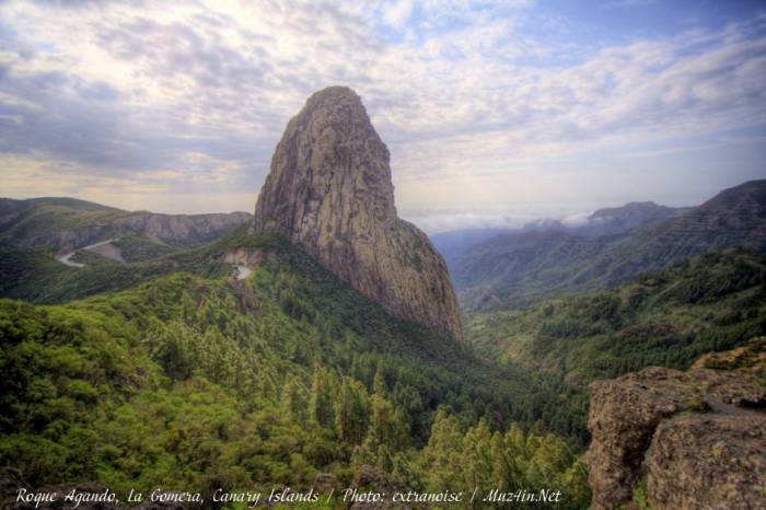 Самые необычные скалы и горы в мире (57 фото)