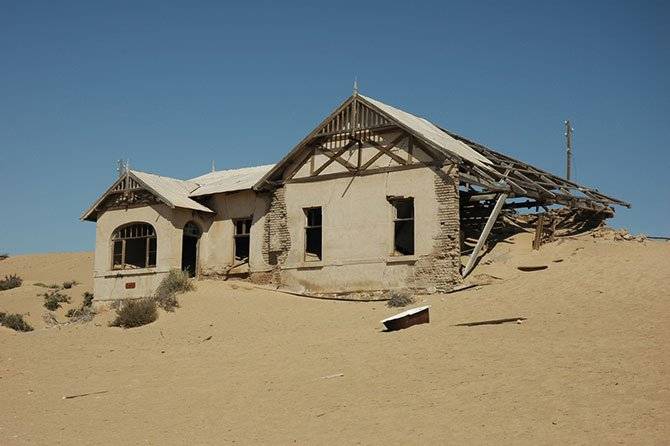 Колманскоп – город призраков в пустыне Намиб (23 фото)