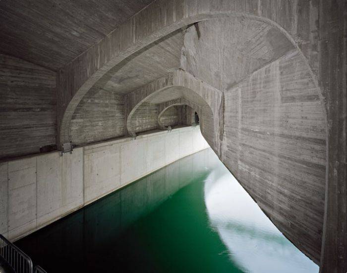 Необычные сооружения в воде (30 фото)