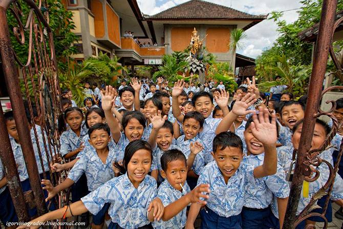 Позитивная школа в Индонезии (21 фото)