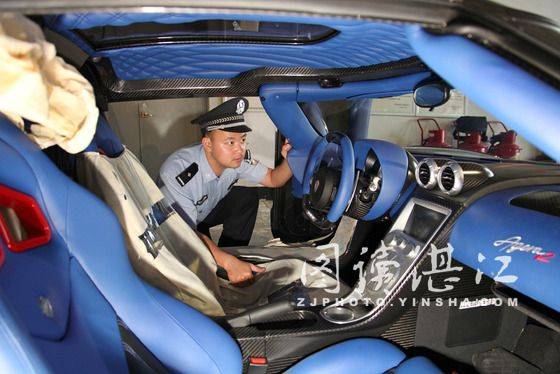 Китайские таможенники конфисковали уникальный гиперкар Koenigsegg Agera R BLT (21 фото)