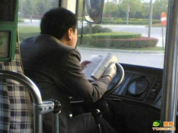 На что способны водители автобусов (8 фото)