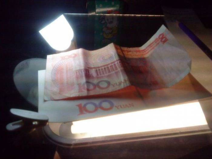 Необычное хобби китайского студента. Рисование денег (34 фото)