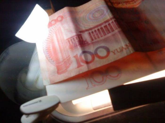 Необычное хобби китайского студента. Рисование денег (34 фото)