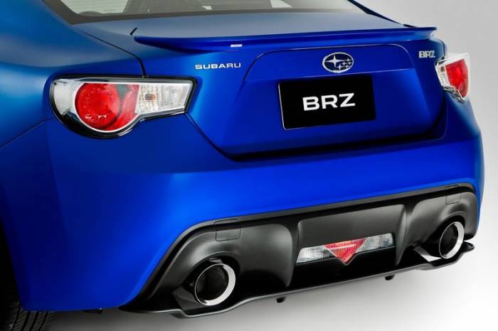 Subaru BRZ получила спорт-пакет STI (18 фото)