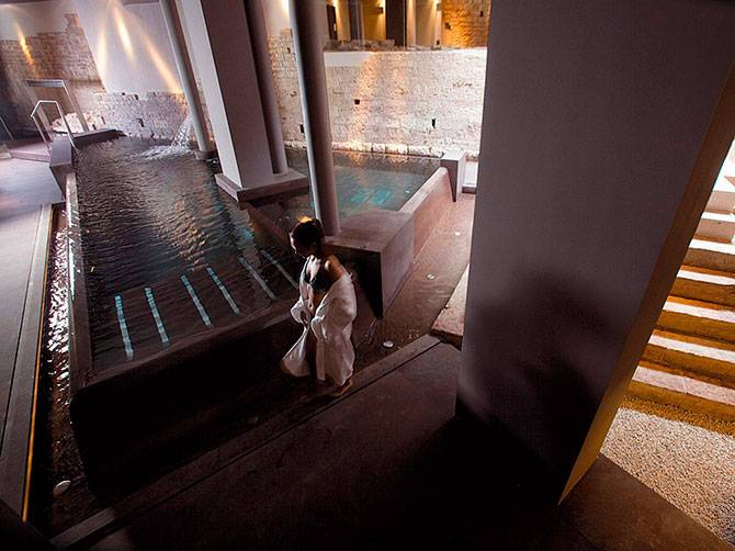 Роскошный отель в здании средневекового монастыря в Италии (14 фото)