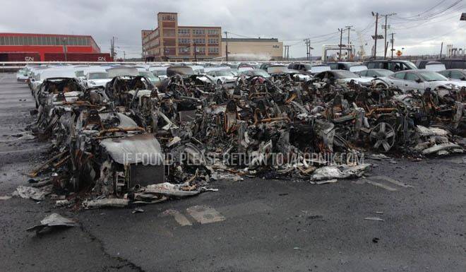 В порту США сгорели 16 роскошных гибридов Fisker Karma (4 фото)