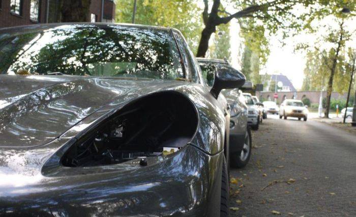 В Амстердаме пострадали дорогостоящие Porsche Panamera и Cayenne (8 фото)