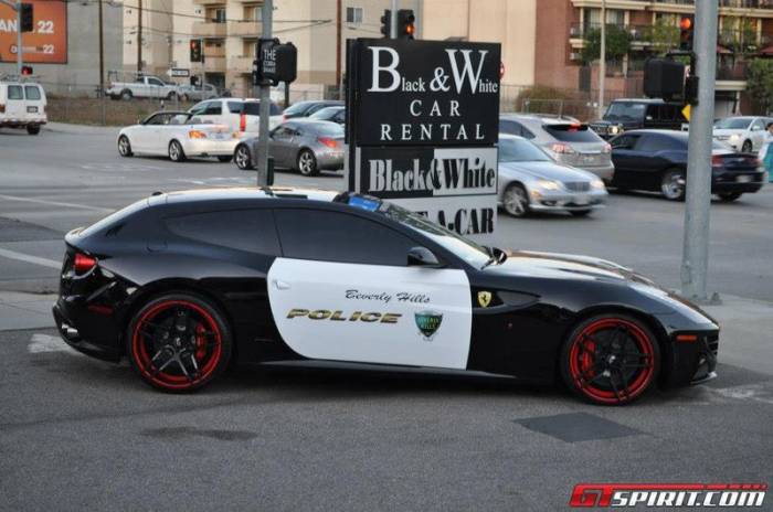 Ferrari FF в полиции Beverly Hills (15 фото)