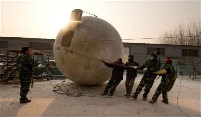 Китайские шары, чтобы пережить конец света (12 фото)