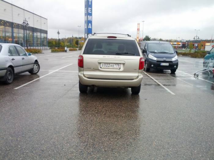 Русские мастера идиотской парковки (20 фото)