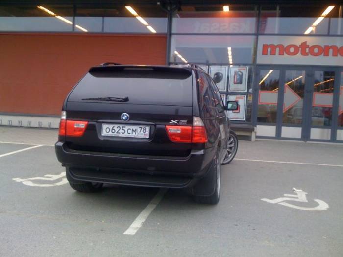 Русские мастера идиотской парковки (20 фото)