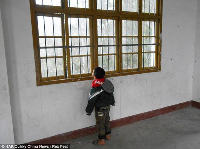Нонсенс для Китая – в школе учится всего один ребенок (5 фото)