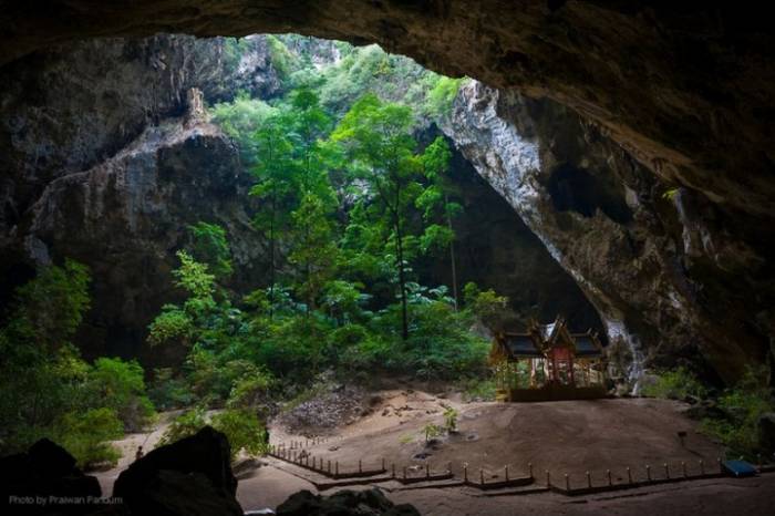 Пещера Phraya Nakhon и храм Kuha Karuhas (6 фото)